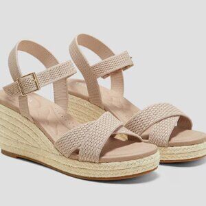 Vivaia Round-toe Wedge Sandals (Sally Pro)